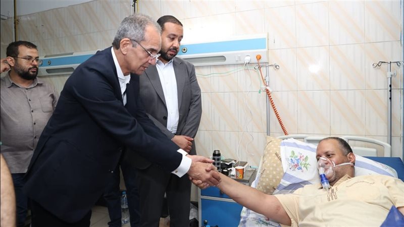وزير الاتصالات يزور