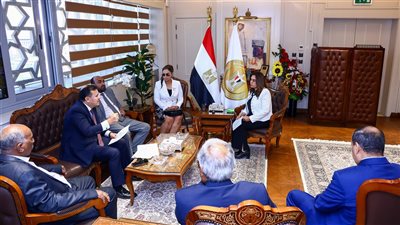 وزيرة التنمية المحلية تلتقى عددا من أعضاء مجلس النواب