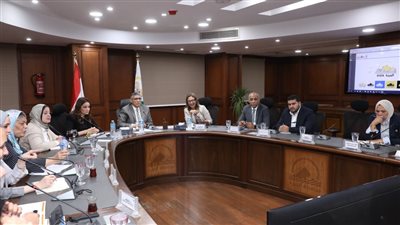 محافظ الجيزة يناقش مع أساتذة جامعة القاهرة مشروع الهوية البصرية