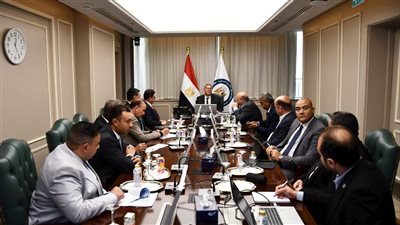 وزير البترول يبحث مع شركة 