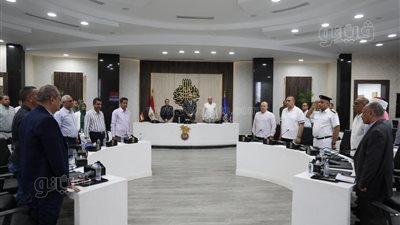 محافظ أسوان يناقش الاستعداد لماراثون انتخابات الشيوخ (صور)