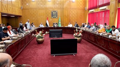 محافظ الإسماعيلية يوجه بمراجعة الاشتراطات الصحية والبيئية بالمخابز (صور) 