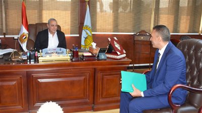 محافظ الغربية يبحث مع وكيل وزارة العمل آليات دعم الشباب وفرص التشغيل