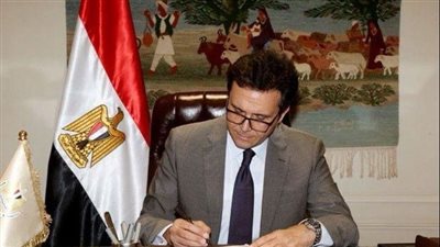 بعد توقف 12 عامًا، وزير الثقافة يعتمد تشكيل اللجنة العليا لبينالي الإسكندرية