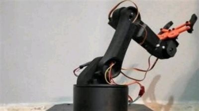 طلاب حلوان التكنولوجية الدولية يبدعون في مشروعات مبتكرة بقسم الميكاترونكس