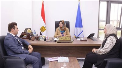 نائب محافظ دمياط تبحث آليات تطوير الخدمات الصحية وتنظيم فعاليات رياضية