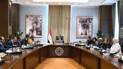 رئيس الوزراء يناقش الآليات المقترحة لتطبيق القواعد المنظمة لقانون الإيجار الجديد