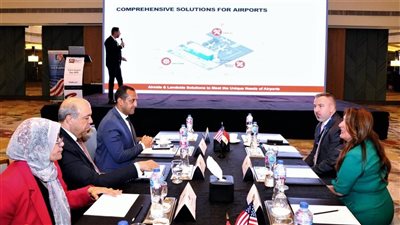 وزير الطيران يشارك في ندوة بعنوان 