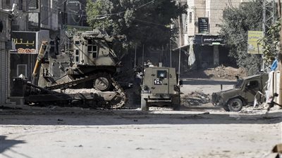 قوات الاحتلال تنسف أحياء سكنية بالكامل في غزة