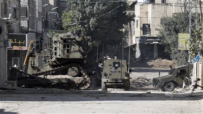 قوات الاحتلال تشرع في هدم منازل جنوب بيت لحم