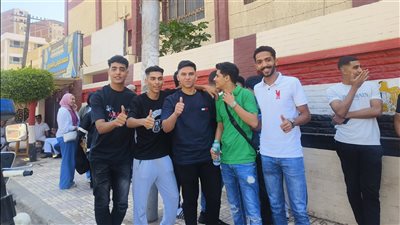 طلاب الثانوية العامة بالدقهلية: الرياضيات التطبيقية أسهل امتحان (فيديو وصور) 