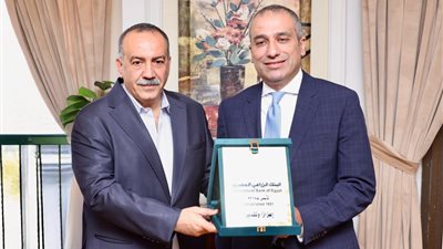 رئيس البنك الزراعي يبحث مع محافظ أسيوط تعزيز التعاون المشترك