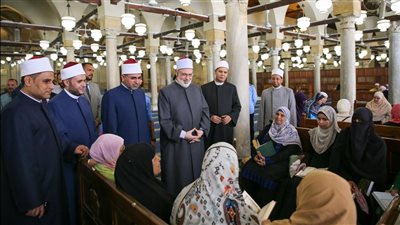 وكيل الأزهر: حفظ القرآن والمداومة على قراءته يجلبان الرضا والسعادة للإنسان (صور)
