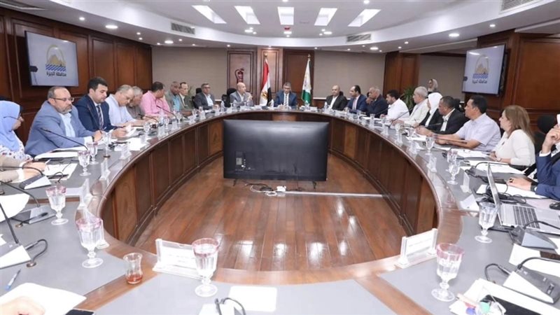 اجتماع المهندس عادل