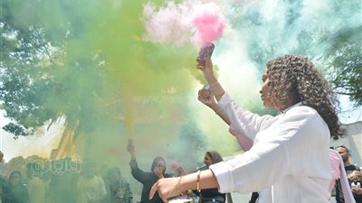 باب الزنازين اتفتح، شاهد غناء ورقص طالبات الثانوية احتفالا بانتهاء الامتحانات (فيديو) 