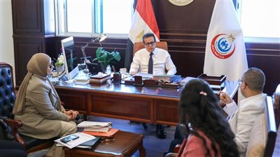 وزير الصحة يتابع مستجدات العمل بمنظومة خدمات نقل الدم القومية