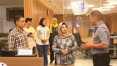 نائب محافظ دمياط تتابع انتظام خطوط الطوارئ وخدمات الإنترنت من داخل مركز السيطرة