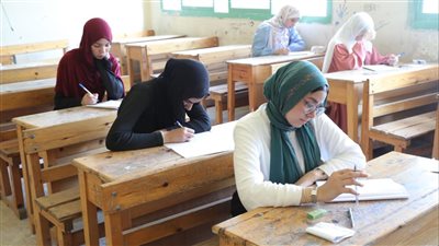 ختام امتحانات الشهادة الثانوية الأزهرية وسط أجواء من الهدوء والالتزام.. الضويني يوجه رسالة خاصة للطلاب.. رئيس المعاهد الأزهرية: يكشف سر انضباط اللجان.. وارتياح بين الطلاب بعد مادة التفسير