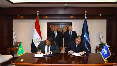 توقيع بروتوكول بين هيئة قناة السويس وبنك مصر للتعاون المشترك في مشروعات التطوير العقاري
