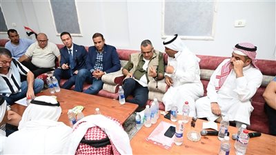 محافظ جنوب سيناء يلتقي أهالي تجمع الحسوة بوادي فيران ويستمع لمطالبهم 