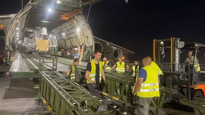 مصر للطيران تستقبل طائرتي 