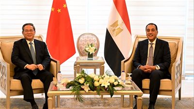 مصر تدعو الصين لضخ استثمارات جديدة في السيارات الكهربائية وتحلية المياه