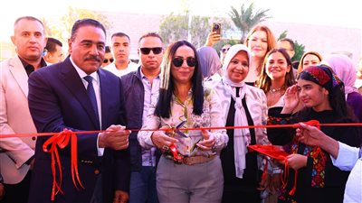 وزيرة التضامن تفتتح معرض ديارنا للحرف اليدوية والتراثية بالساحل الشمالي