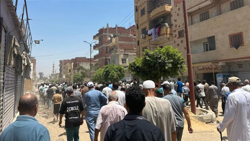 جانب من جنازة الفنان