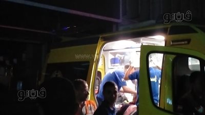 لحظة إسعاف رجل مطافي بعد تعرضه للاختناق في حريق سنترال رمسيس (صور)