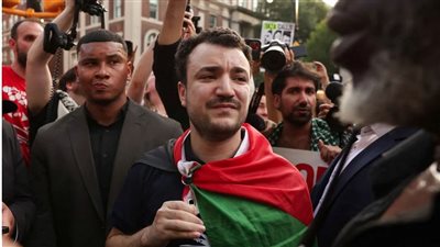 خطوة أولى نحو المساءلة، الناشط محمود خليل يقاضي إدارة ترامب ويطالب بتعويض ضخم 