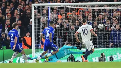  إبراهيموفيتش بطل آخر مواجهة بين تشيلسي وسان جيرمان 