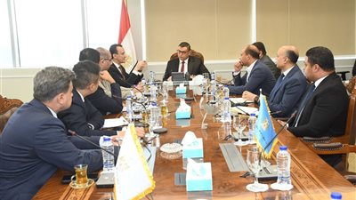 وزير الإسكان يتابع إجراءات تشغيل منطقة الأعمال المركزية بالعاصمة الإدارية الجديدة