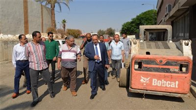 محافظ أسيوط يتفقد شركة إصلاح السيارات ويتابع العمل في الورش (صور) 