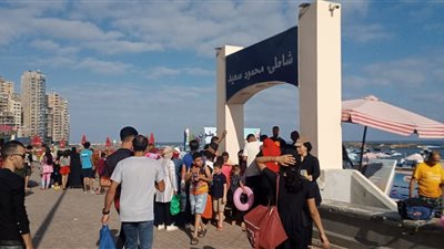 إقبال كثيف على شواطئ الإسكندرية مع ختام الامتحانات (صور)