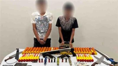 ضبط عنصرين جنائيين بالسويس بحوزتهما أسلحة نارية وبيضاء وألعاب نارية 