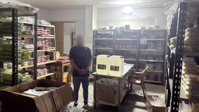 ضبط مصنع غير مرخص لتصنيع سوائل أجهزة التدخين الإلكترونية بالقطامية