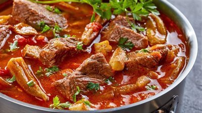 طريقة عمل البامية باللحمة في الفرن بمذاق لا يقاوم 