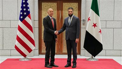 المبعوث الأمريكي: واشنطن تثق ثقة كاملة في الحكومة السورية وجيشها الجديد