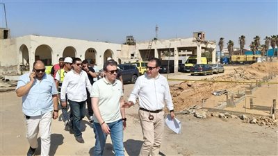 عمرو رشيد يتفقد مشروع إنشاء مخازن لوجستية لهيئة الإسعاف بالعاشر من رمضان