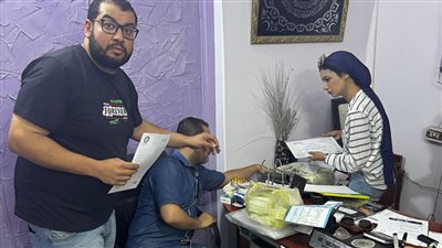 ضبط مركز نفسي تديره سيدة دون مؤهلات طبية وبداخله أدوية محظورة (صور)