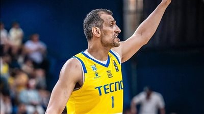 49 عاما، إسماعيل أحمد يواصل تحطيم الأرقام القياسية في ملاعب كرة السلة