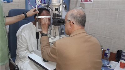 الكشف على 30 حالة وإجراء 6 عمليات بدمنهور ضمن التوعية بمرض الجلوكوما (صور)