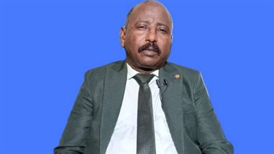 تعيين محامي البشير وزيرًا للعدل يثير جدلًا واسعًا في السودان 