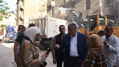 رئيس حي وسط بالإسكندرية يكشف تفاصيل انهيار عقار العطارين 