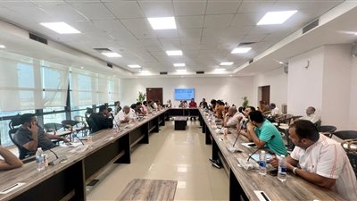 رئيس جهاز مدينة المنصورة الجديدة يلتقي السكان للاستماع إلى مطالبهم ومقترحاتهم