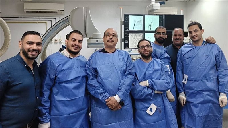 فريق أطباء جامعة