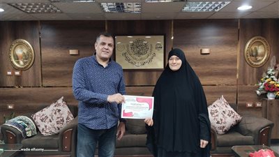 وكيل تعليم دمياط يكرم المعاون المالي بالمديرية