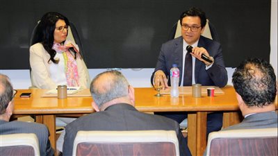 هنو يلتقي عددًا من السفراء المرشحين لتولي مهام التمثيل الدبلوماسي لمصر