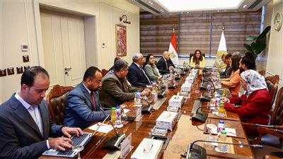 وزيرة التنمية المحلية تتابع مقترحات تطوير الشوارع التجارية بمصر الجديدة