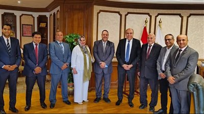 وزير الطيران يؤكد دور اللجان النقابية في رفع الوعي الوظيفي